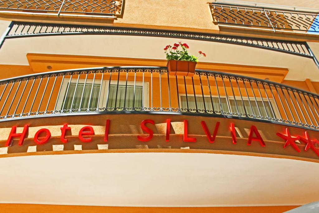 Hotel Silvia Misano Adriatico Esterno foto