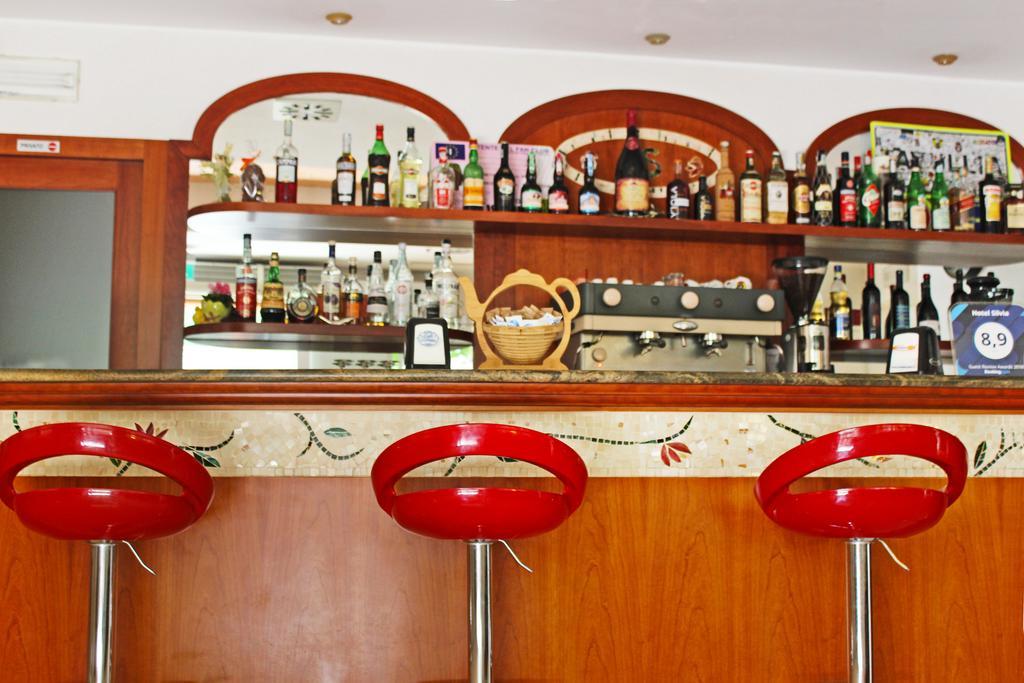 Hotel Silvia Misano Adriatico Esterno foto